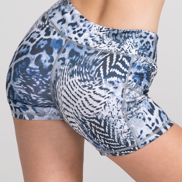 S.O.M. (IAB | MFG.) Blue Leopard 5" Pocket Shorts - Picture 2 of 10